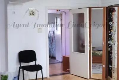 Apartament cu 4 camere decomandat în Central