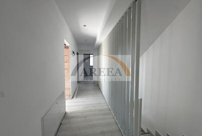 Duplex cu 5 camere cu Canalizare în Central - 13