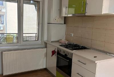 Apartament cu 3 camere decomandat în Florești
