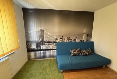 Apartament cu 3 camere decomandat în Păcii