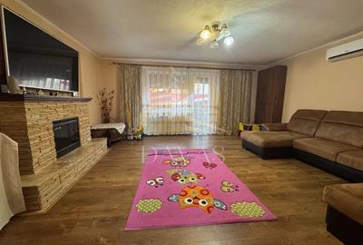 Apartament cu 3 camere decomandat, mobilat în Zorilor