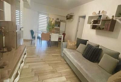 Apartament cu 3 camere în Rovine - 1