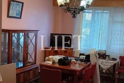 Apartament cu 3 camere decomandat în Astra