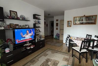 Apartament cu 3 camere în Dămăroaia