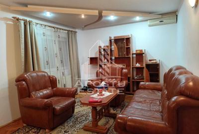 Apartament cu 3 camere decomandat, mobilat în Spitalul Județean - 1