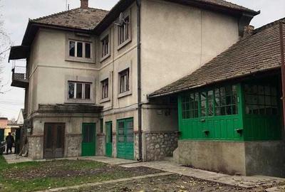 Casă cu 4 camere în Central - 1