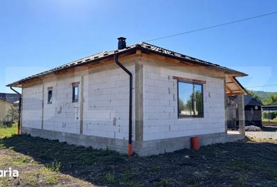 Casă cu 3 camere cu Teren 800 Mp în Central