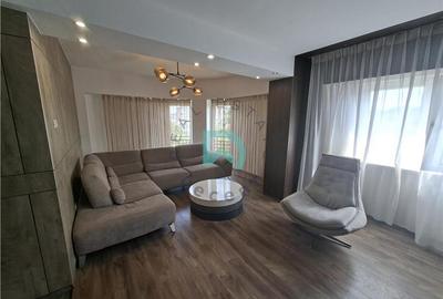 Apartament cu 3 camere decomandat în Răcădău