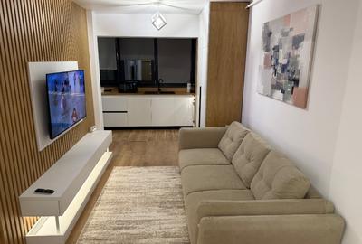 Apartament cu 2 camere semidecomandat, mobilat în Central