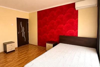 Garsonieră decomandată în Rogerius