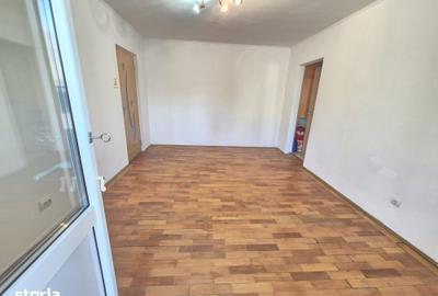 Apartament cu 2 camere semidecomandat în Hărmanului