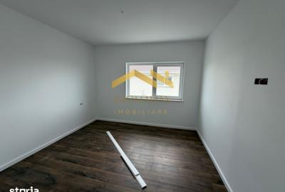 Casă cu 4 camere cu Teren 250 Mp în Remetea Mare