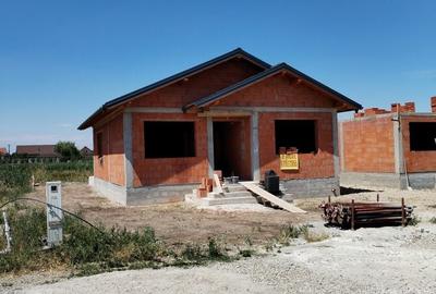 Casă cu 3 camere în Central