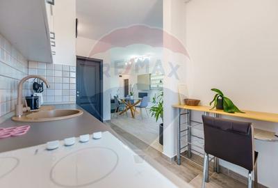 Apartament cu 3 camere decomandat, mobilat în UTA - 17