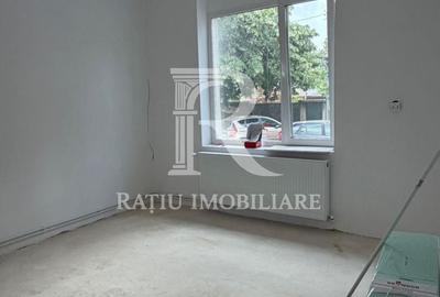 Spațiu comercial, de 100 mp, în Central - 8