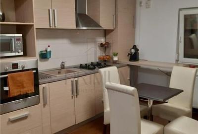 Apartament cu 2 camere semidecomandat, mobilat în Complex Studențesc