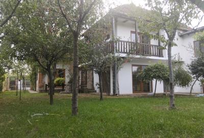 Casă cu 4 camere în Grădiște