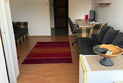 Garsonieră decomandată în 7 Noiembrie