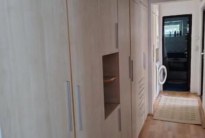 Apartament cu 3 camere semidecomandat în Micro 3 - 6