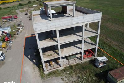 Spațiu comercial, de 730 mp, în Central