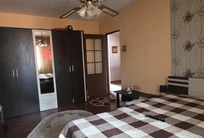Apartament cu 3 camere decomandat, mobilat în Central