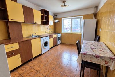 Apartament cu 3 camere decomandat, mobilat în Tomis Nord