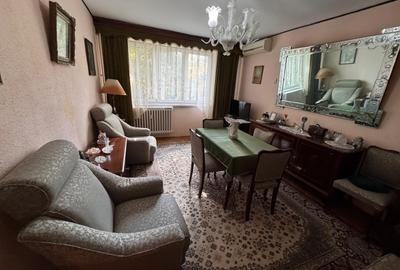 Apartament cu 3 camere decomandat în Berceni - 1