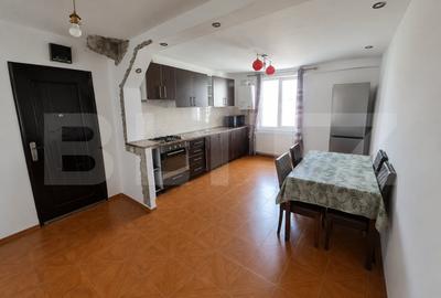 Apartament cu 2 camere decomandat, mobilat în Tractorul