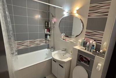 Apartament cu 2 camere semidecomandat în Săsar