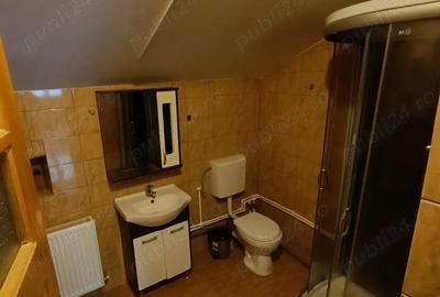Casă cu Teren 300 Mp în Central - 2