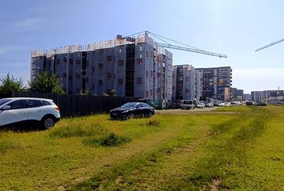 Teren Construcții intravilan de 935 mp, în Tractorul - 1