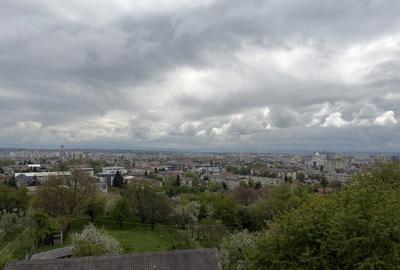 Teren de 1600 mp, în Central - 1