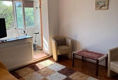Apartament cu 2 camere decomandat în Pajura