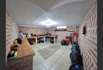 Casă cu 4 camere cu Garaj în Costești - 10