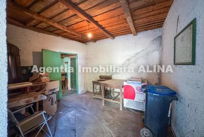 Casă cu Teren 1147 Mp în Vețel