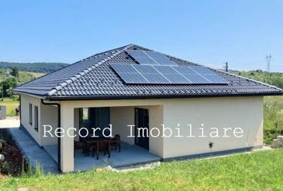 Casă cu 4 camere în Chinteni