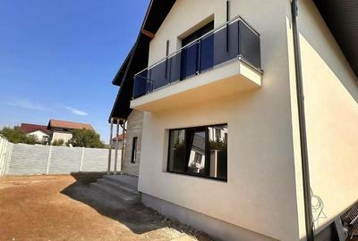 Casă cu 4 camere în Berceni