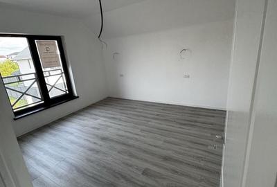 Casă cu 4 camere în Sânpetru