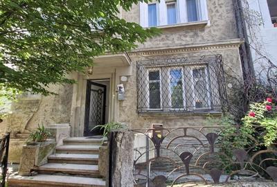 Apartament cu 2 camere decomandat, mobilat în Dorobanți