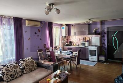 Apartament cu 3 camere semidecomandat în Central