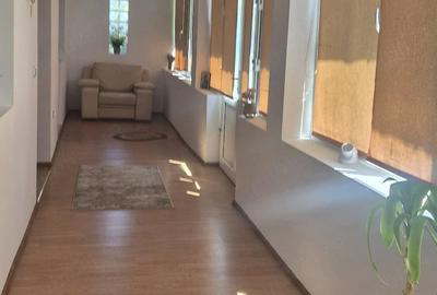 Casă cu Teren 2085 Mp în Central - 4
