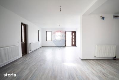 Casă cu 4 camere cu Teren 1000 Mp în Bradu - 5