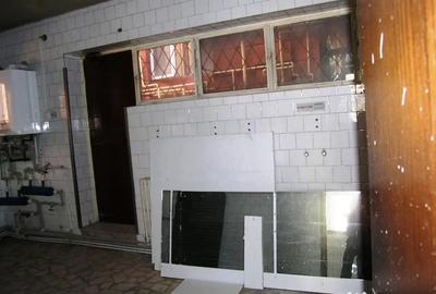 Spațiu comercial, de 2,800 mp, în Unirii - 3