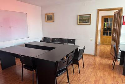 Casă cu 7 camere cu Canalizare în Cotroceni - 8