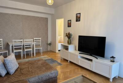 Apartament cu 2 camere decomandat în P-ța Universității
