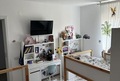 Casă cu 3 camere cu Teren 100 Mp în Central