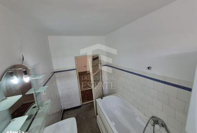 Casă cu 4 camere în Bughea de Sus
