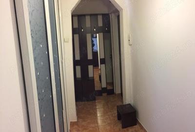 Apartament cu 3 camere semidecomandat în Ghimbav