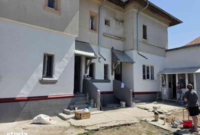 Casă cu 4 camere cu Teren 600 Mp în Central