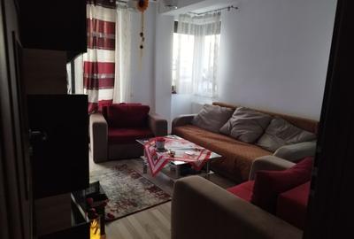 Apartament cu 3 camere decomandat în Drumul Taberei